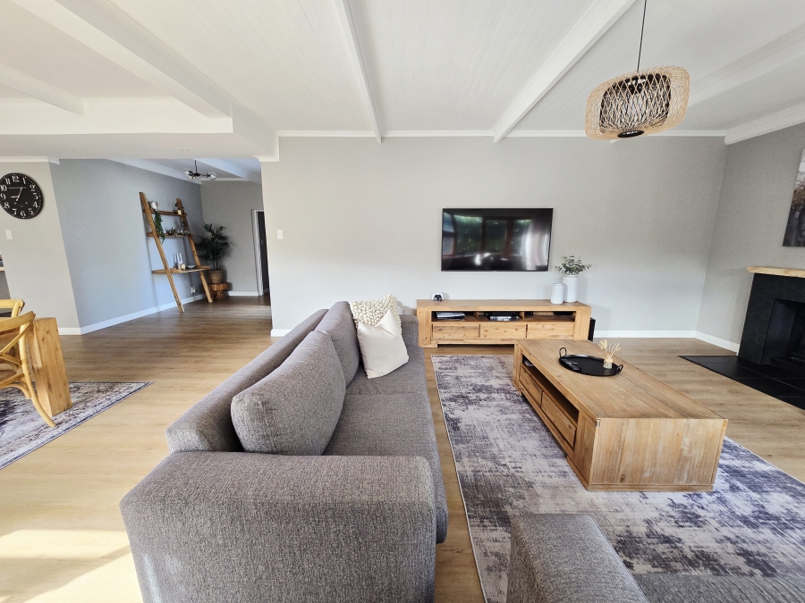 4 Bedroom Property for Sale in Bergsig Western Cape